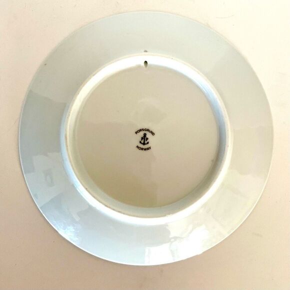 Vintage 1964 Porsgrund Norway Blue & White Winter Log Cabin 7" Collectors Plate - Picture 3 of 10